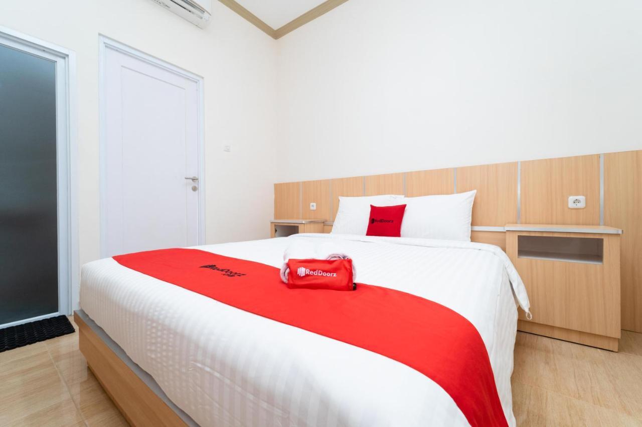 Reddoorz Near Griya Agung Palembang Hotel Talang Kelapa Exterior foto